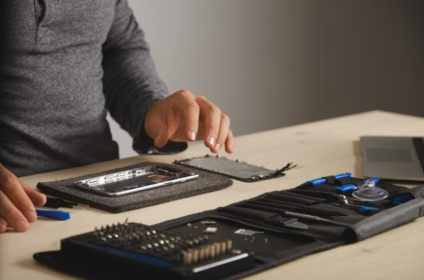 أكثر 7 مشاكل تواجه الأجهزة الإلكترونية المحمولة وطريقة صيانتها والتعامل معها