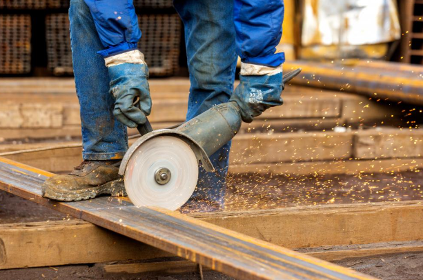 منشار كهربائي لا يعمل: أعطال المناشير الكهربائية وكيفية إصلاحها