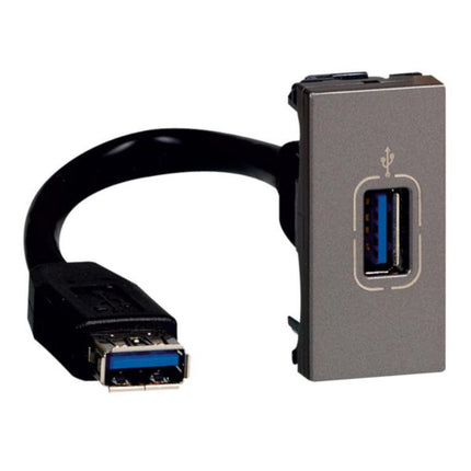 572594Legrandمقبس USB 2.0 أنثى Arteor من Legrand مع سلك مسبق التجهيز
