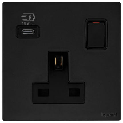 MEC33093BLLegrandأوبريا 1 جانج BS 13A مقبس كهربائي مع مفتاح USB Type-C 18W أسود مات