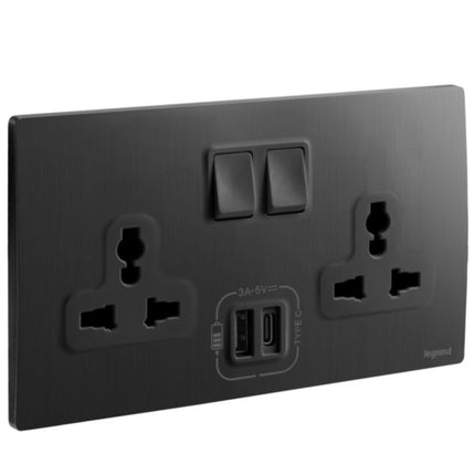 281123BBLegrandماليا سينسز مقبس كهربائي ثنائي معياري متعدد مع شاحن USB فرشاة سوداء