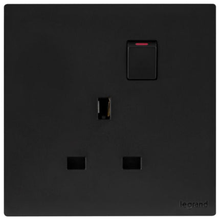 MEC32039BLLegrandمقبس أوبريا أحادي الفتحة BS 13A ثنائي القطب مع مفتاح - أسود مات