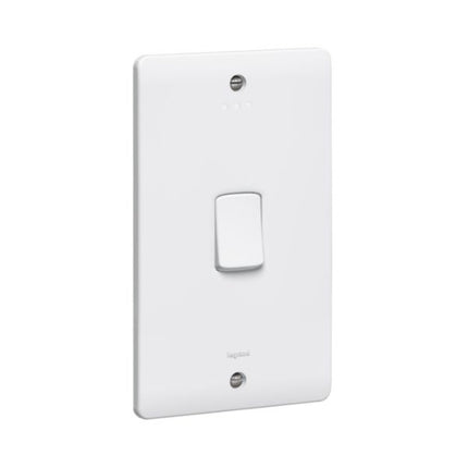 730021Legrandمفتاح ثنائي القطب سينرجي 45A 250V أبيض مع مؤشر LED