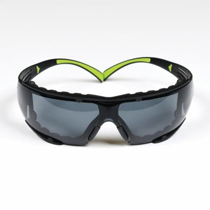 71001122443Mنظارات 3M SecureFit 400 الواقية SF402AF-FM مع عدسات رمادية مضادة للضباب
