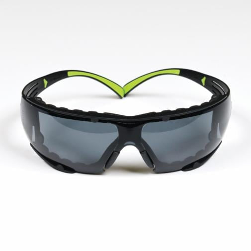 71001122443Mنظارات 3M SecureFit 400 الواقية SF402AF-FM مع عدسات رمادية مضادة للضباب