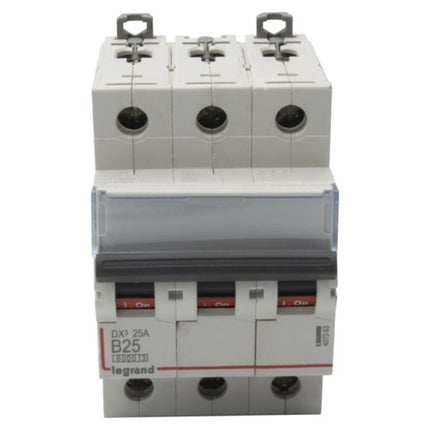 407563Legrandقاطع دارة Legrand DX3 ثلاثي الأقطاب 25A 6kA منحنى B