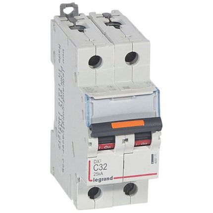 409771Legrandقاطع دارة Legrand DX3 ثنائي القطب 32A منحنى C