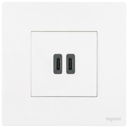 281210MWLegrandشاحن USB ماليا سينسز بمعيار 30W مع Power Delivery من نوع C