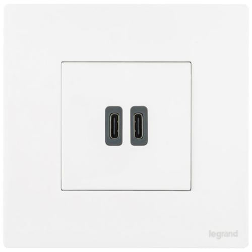 281210MWLegrandشاحن USB ماليا سينسز بمعيار 30W مع Power Delivery من نوع C