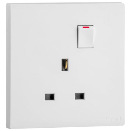 MEC32038WHLegrandمقبس أوبريا أحادي الفتحة BS 13A ثنائي القطب مع مفتاح - أبيض مات