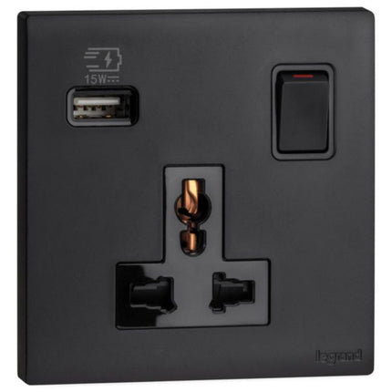 MEC33081BLLegrandمقبس أوبريا أحادي 16A متعدد المعايير مع مفتاح وشاحن USB من النوع A بقوة 15W أسود مات
