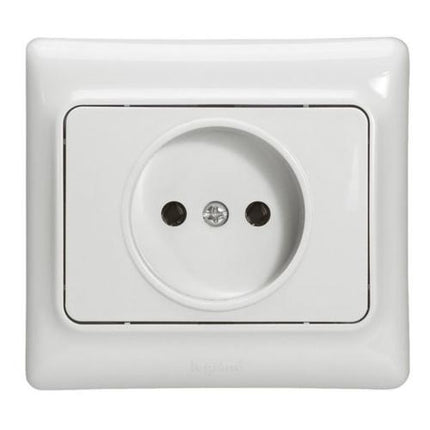 782120Legrandمقبس كابتيكا 2P مع فتحات الأمان تركيب غاطس 16A 250V أبيض