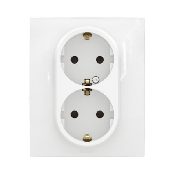 NP3130WHLegrandمقبس نيلوي 2x2P+E شوكو 16A 250V أبيض