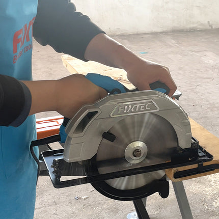 FCS2352201Fixtecمنشار دائري بسلك FIXTEC FCS2352201 بقوة 2200W وقطر 235 ملم