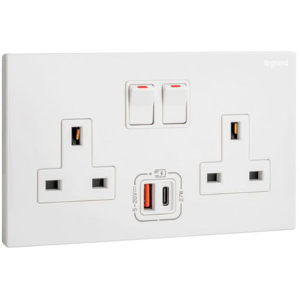 282336Legrandمقبس جالیون ثنائي الفتحة مع شاحن USB A+C 27W أبيض