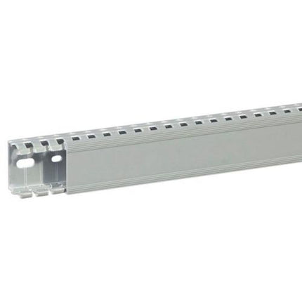 636105Legrandقنوات كابلات ترانسكاب من ليجراند 40x25 ملم رمادي RAL 7030
