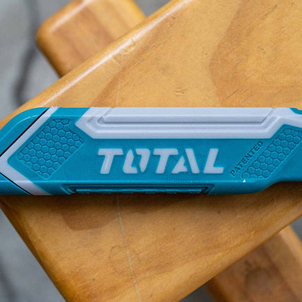 THT511816Total Toolsسكين بشفرة قابلة للانزلاق THT511816