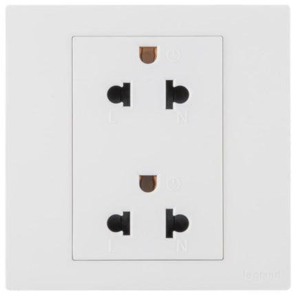 MEC31049WHLegrandمقبس أوبريا أحادي الفتحة يورو-أمريكي 16 أمبير مزدوج أبيض مات