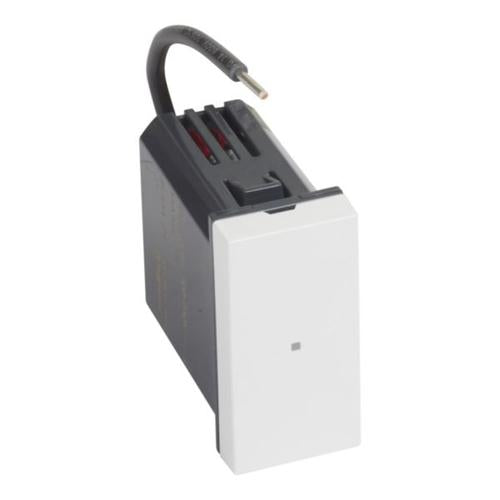 574200Legrandوحدة مقبس الطاقة الذكية Arteor مع Netatmo متصل