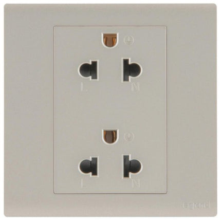 MEC31049CHLegrandمقبس أوبريا أحادي الفتحة يورو-أمريكي 16 أمبير ثنائي الفتحة شمبانيا