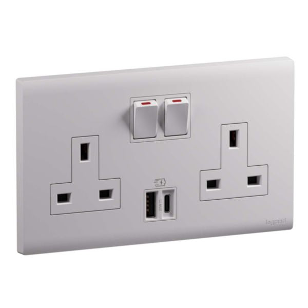 MEC33079WHLegrandمقبس أوبريا ثنائي الفتحة BS 13A DP مع USB A+C 27W أبيض مات