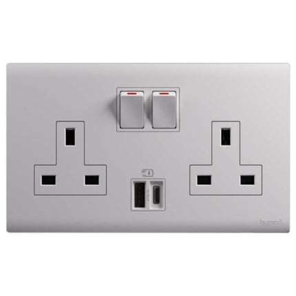 MEC33079WHLegrandمقبس أوبريا ثنائي الفتحة BS 13A DP مع USB A+C 27W أبيض مات