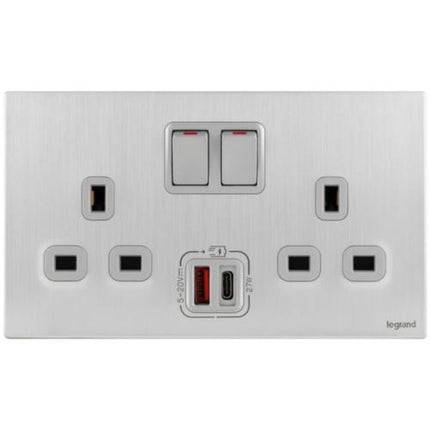 281137BALegrandماليا سينسز مقبس كهربائي ثنائي مع شاحن USB A+C 27W