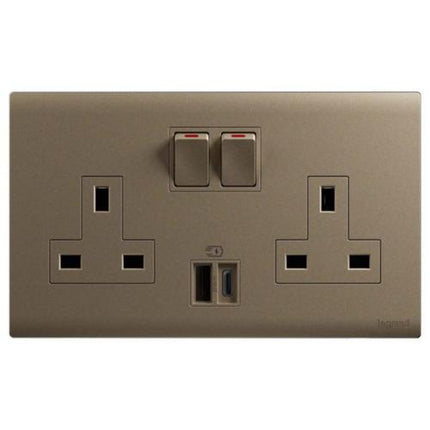 MEC33076RGLegrandمقبس أوبريا ثنائي المسار BS 13A مع USB A+C 27W ذهبي وردي