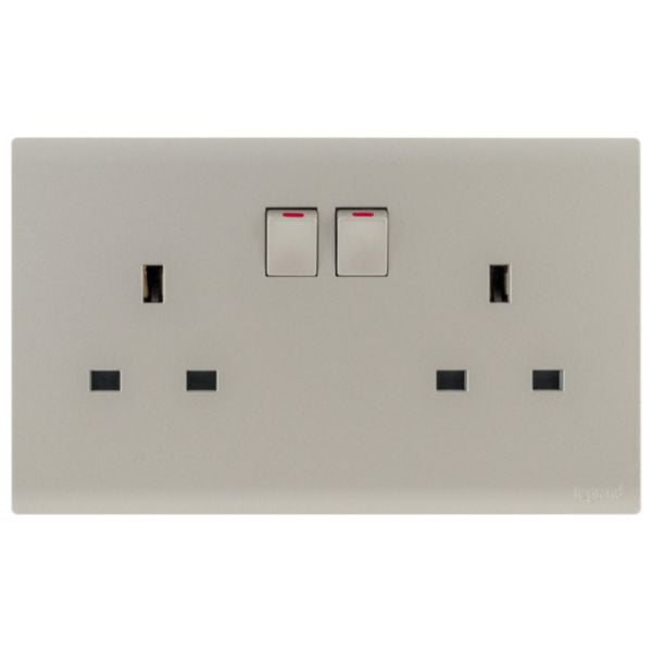 MEC32037CHLegrandمنفذ كهربائي Obria ثنائي المجموعة BS 13A مع مفتاح وإضاءة LED لون شمبانيا