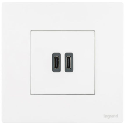 281210MWLegrandشاحن USB ماليا سينسز بمعيار 30W مع Power Delivery من نوع C