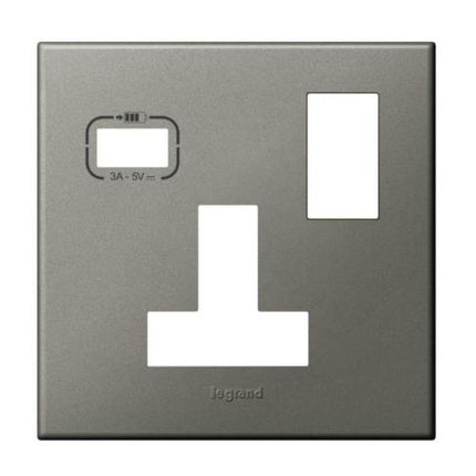 575135ALegrandلوحة ليجراند بمقبس واحد معيار بريطاني 13 أمبير مع USB A رمادي