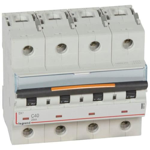 409798Legrandقاطع دائرة Legrand DX3 رباعي الأقطاب 40A منحنى C