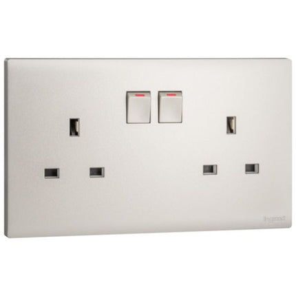 MEC32036CHLegrandمقبس أوبريا ثنائي المجموعة BS 13A محمي - ذهبي شمبانيا