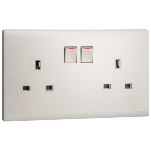 MEC32036CHLegrandمقبس أوبريا ثنائي المجموعة BS 13A محمي - ذهبي شمبانيا