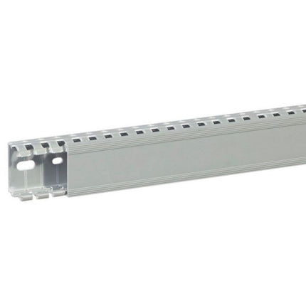 636105Legrandقنوات كابلات ترانسكاب من ليجراند 40x25 ملم رمادي RAL 7030