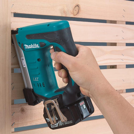 Makita DST221Z 18V LXT 10mm Cordless Crown Stapler , DST221Z