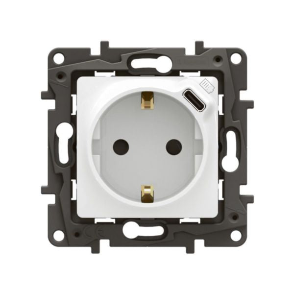 NP3312WHLegrandمقبس نيلوه مدمج شوكو 2P+E USB Type-C أبيض 16 أمبير