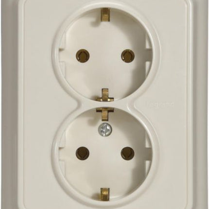 782143Legrandكابتيكا مقبس كهربائي معياري ألماني 2x2P+E 16A 250V عاجي