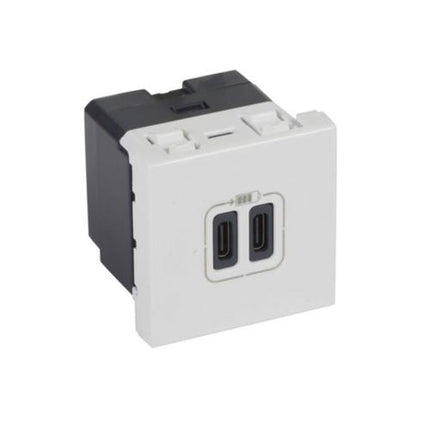 572072Legrandأرتيور مقبس شحن USB من النوع C مزدوج 3 أمبير 15 واط أبيض