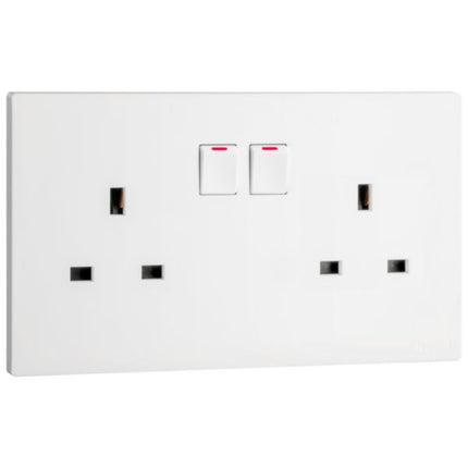 MEC32036WHLegrandمقبس أوبريا ثنائي 13A معيار بريطاني مع مفتاح أبيض مطفي