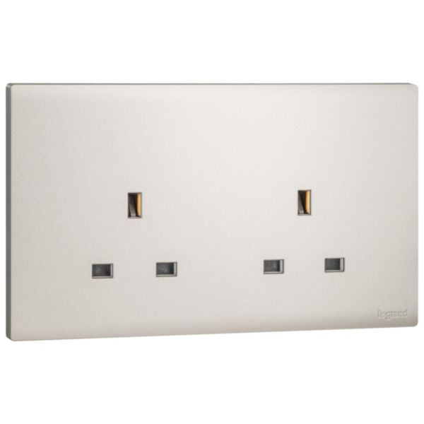 MEC31033CHLegrandمقبس أوبريا ثنائي المجموعة BS 13A بدون مفتاح لون شامبانيا