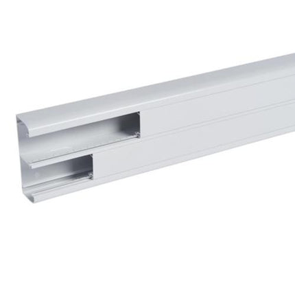 075802Legrandتجهيزات Legrand DLP قابلة للتثبيت بمقطعين رمادي 50x130mm بطول 2م