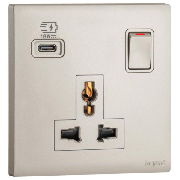 MEC33083CHLegrandأوبريا مقبس متعدد المعايير بقوة 16A مع شاحن USB Type C 18W لون شمبانيا