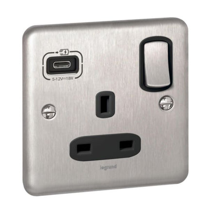 833073ALegrandمقبس سينرجي أصلي بمنفذ واحد مع شاحن USB-C 18W