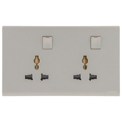 MEC32046CHLegrandمقبس أوبريا ثنائي المجموعة 16A متعدد المعايير مع مفتاح شمبانيا