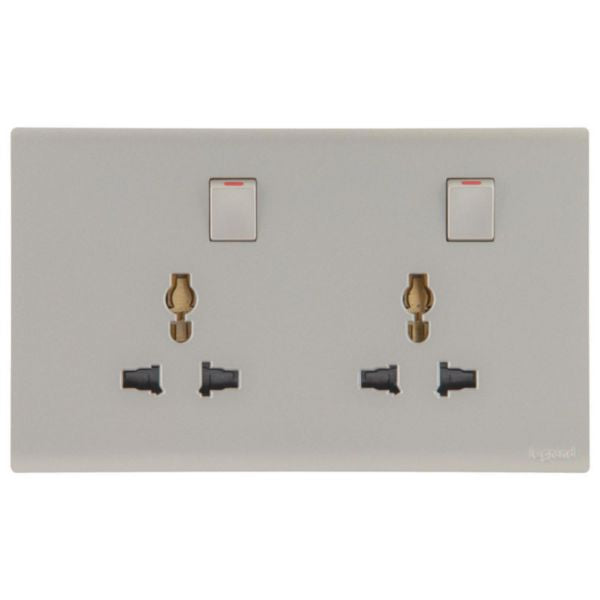 MEC32046CHLegrandمقبس أوبريا ثنائي المجموعة 16A متعدد المعايير مع مفتاح شمبانيا