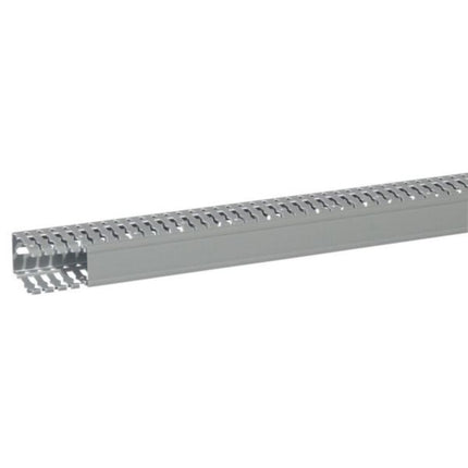 636107Legrandقناة كابلات ترانسكاب من ليجراند 40x60 ملم رمادي RAL 7030