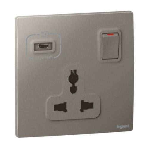 281125ADSLegrandملليا سينسز مقبس متعدد المعايير بمنفذ USB C 18W