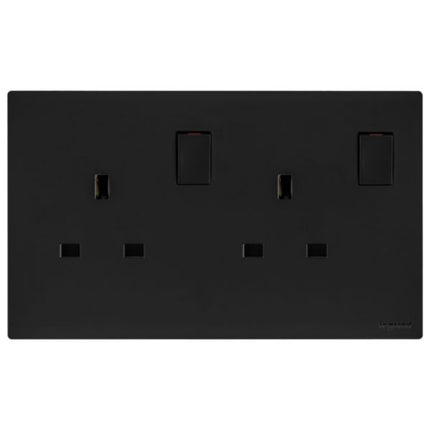 MEC32040BLLegrandمقبس Obria ثنائي المجموعة BS 13A DP مع مفتاح أسود مات