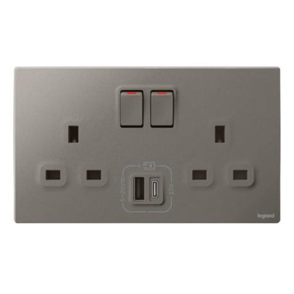 281137DSLegrandمآخذ كهربائية ثنائية مراقبة ماليا سينسز مع منافذ USB 27W